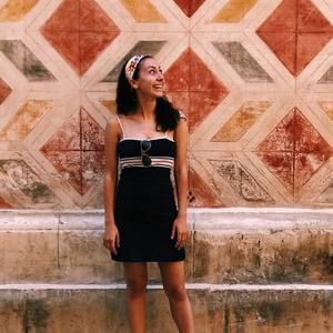 Meet your Posher, Monica